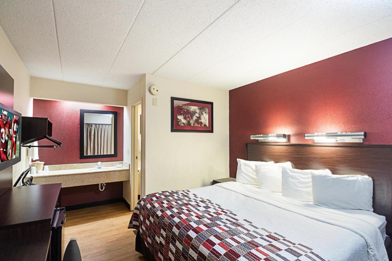 Red Roof Inn Cincinnati East - Beechmont Cherry Grove Екстериор снимка