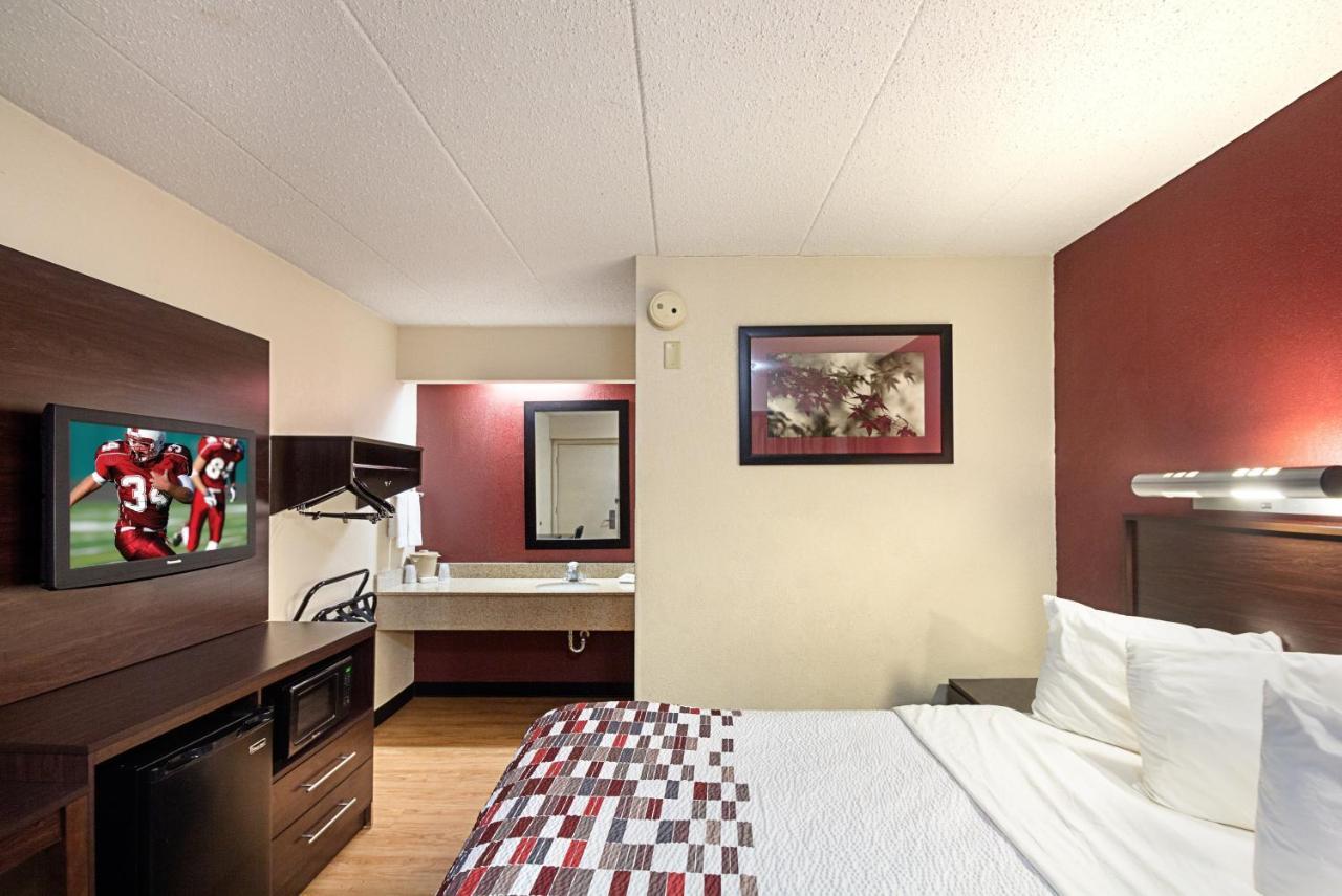 Red Roof Inn Cincinnati East - Beechmont Cherry Grove Екстериор снимка