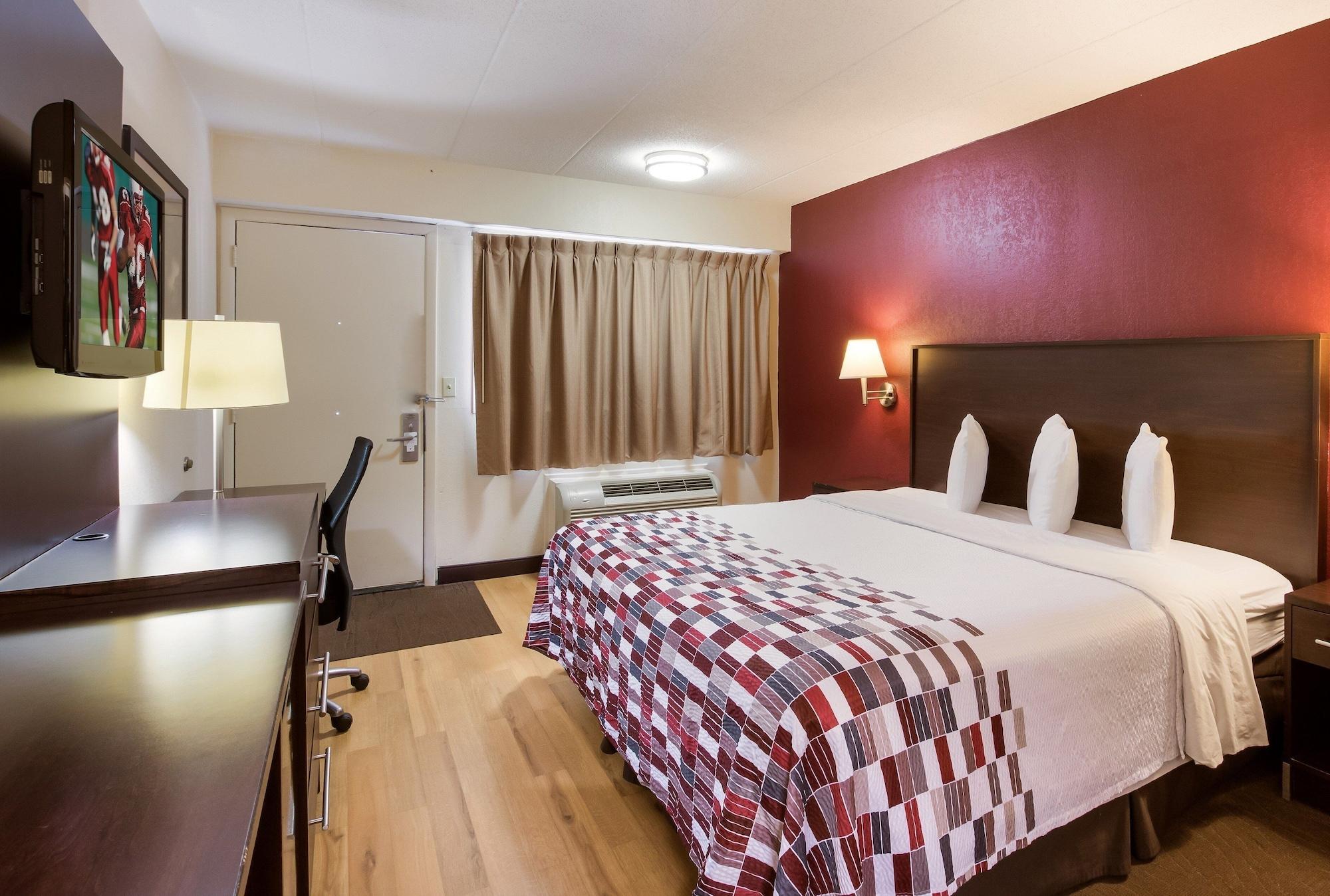 Red Roof Inn Cincinnati East - Beechmont Cherry Grove Екстериор снимка