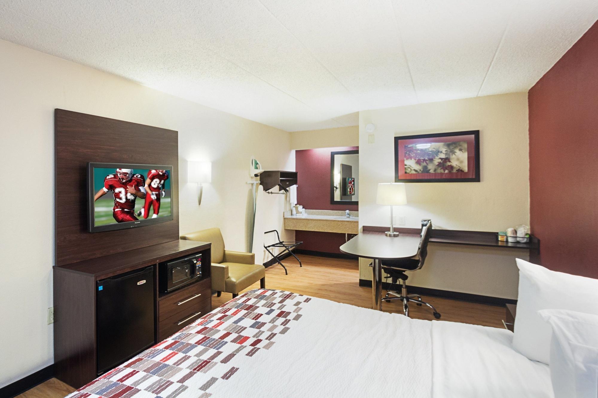 Red Roof Inn Cincinnati East - Beechmont Cherry Grove Екстериор снимка