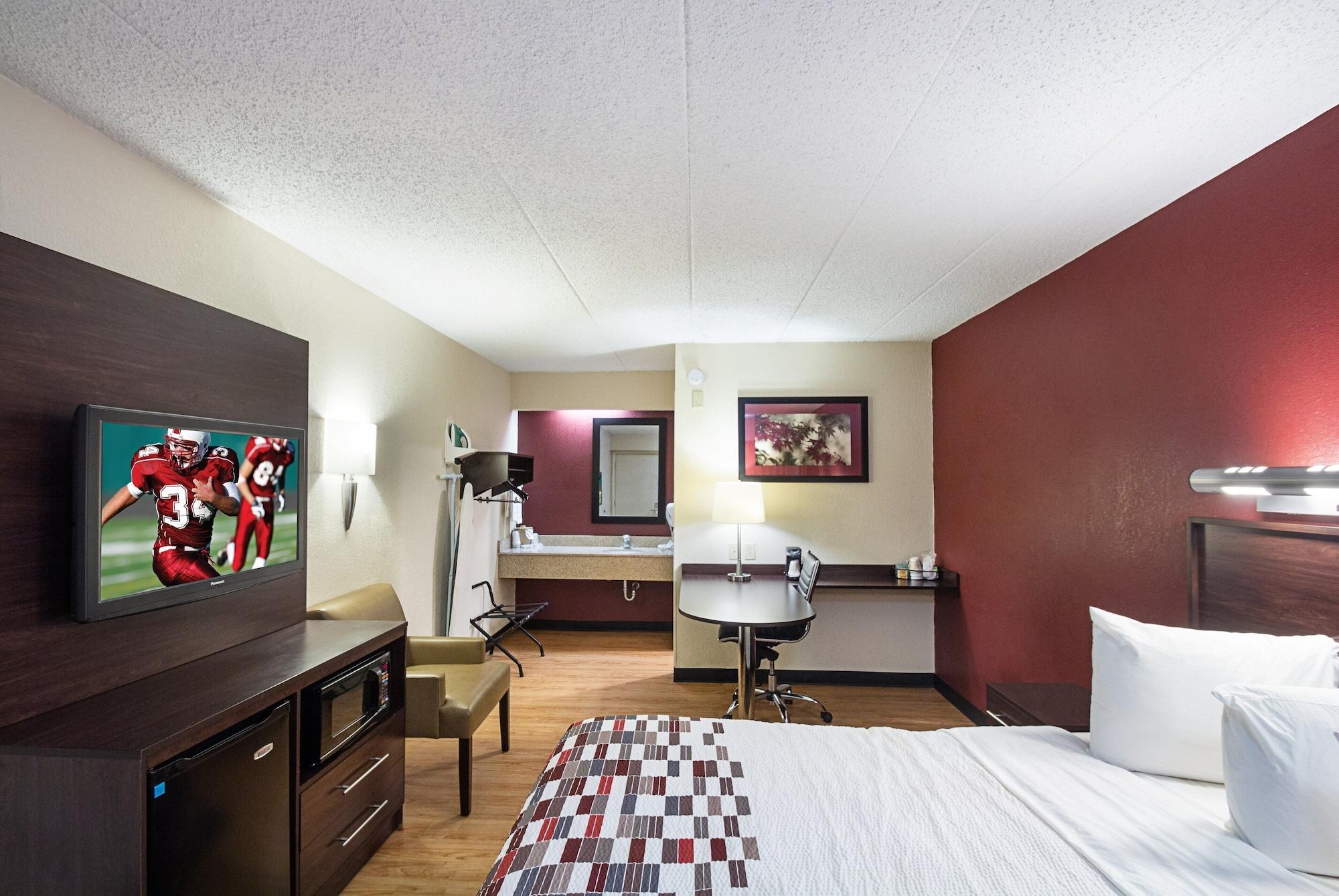 Red Roof Inn Cincinnati East - Beechmont Cherry Grove Екстериор снимка